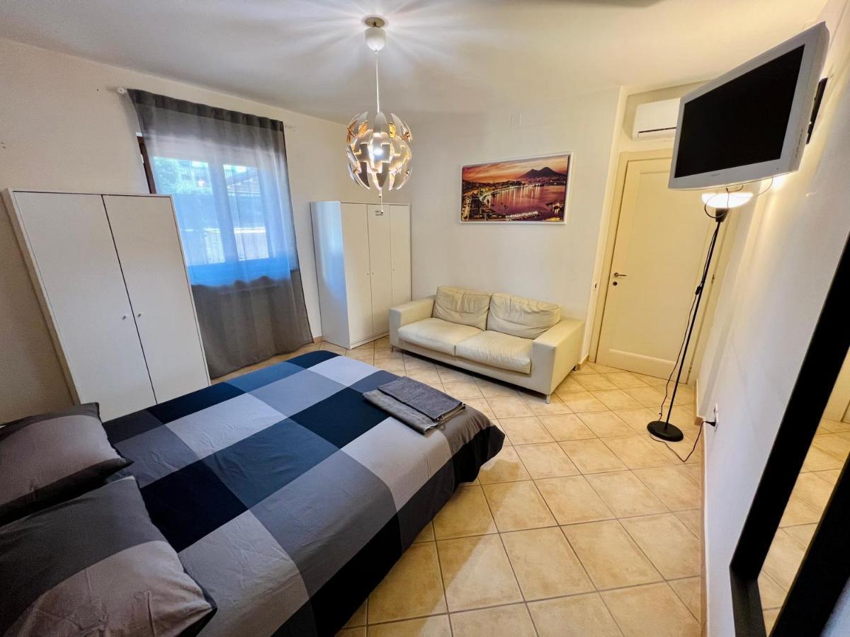 House Of Mola Apartment Наполи Екстериор снимка
