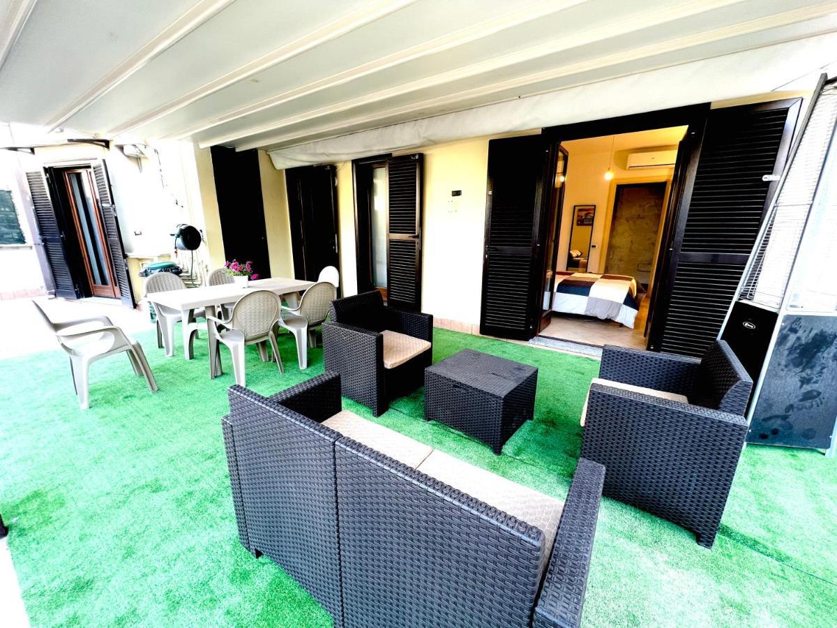 House Of Mola Apartment Наполи Екстериор снимка