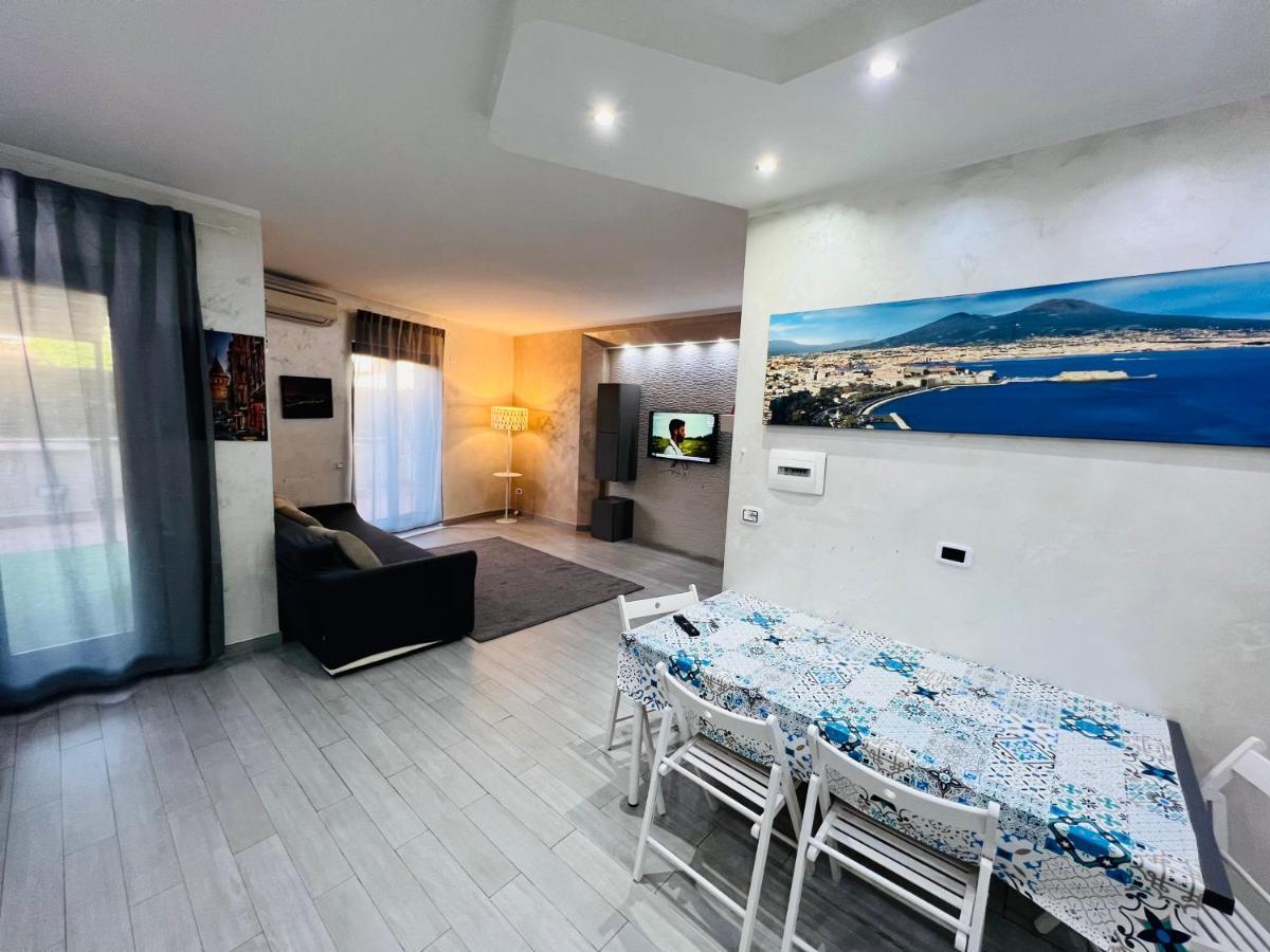 House Of Mola Apartment Наполи Екстериор снимка